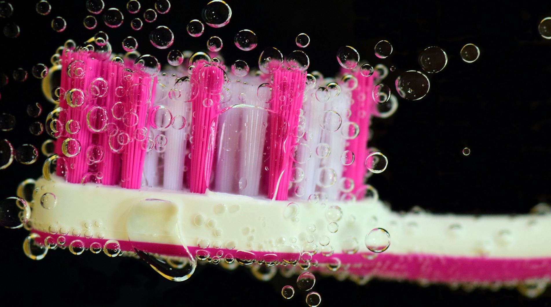 toothbrush-2751212_1920