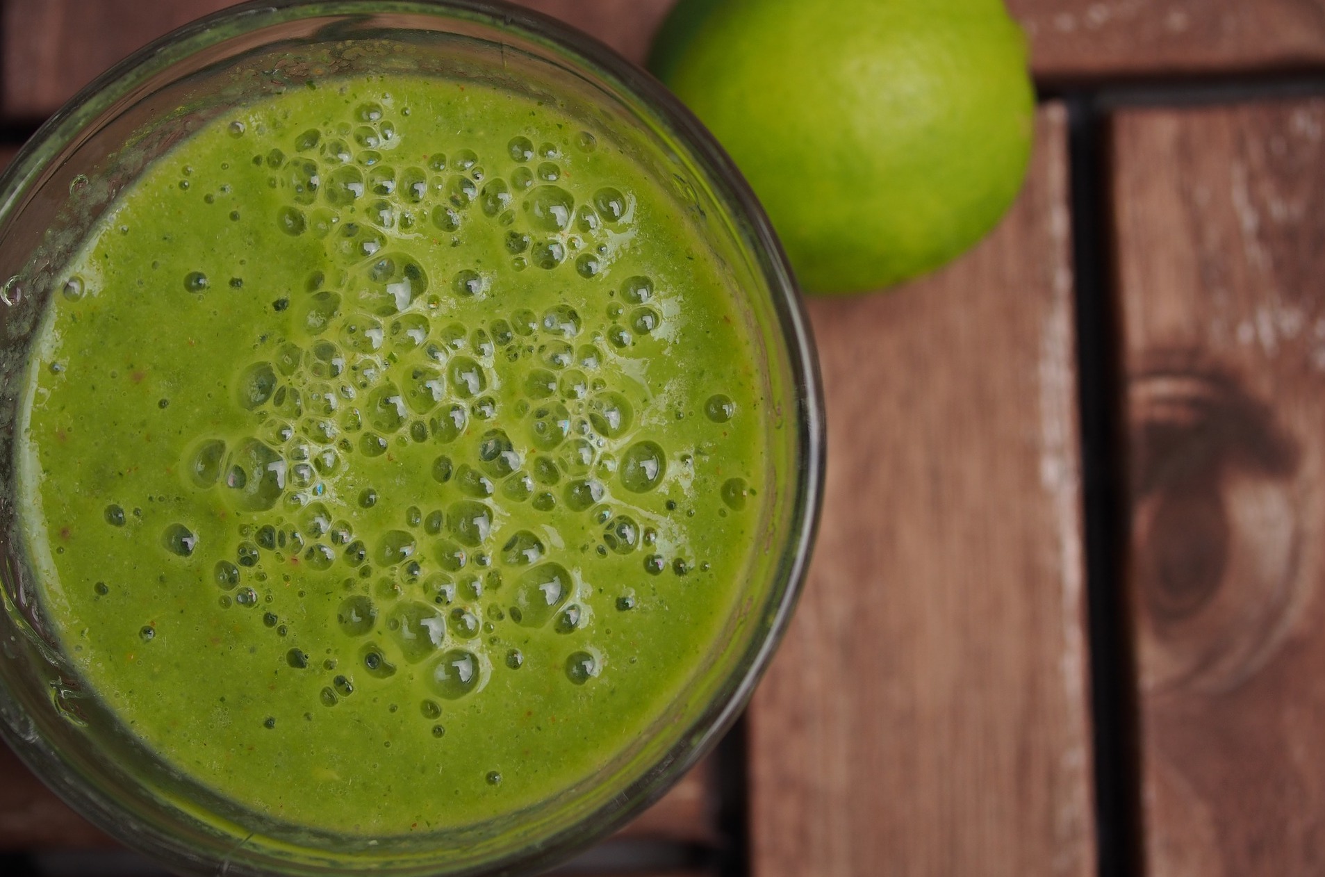 green-smoothie-1383437_1920