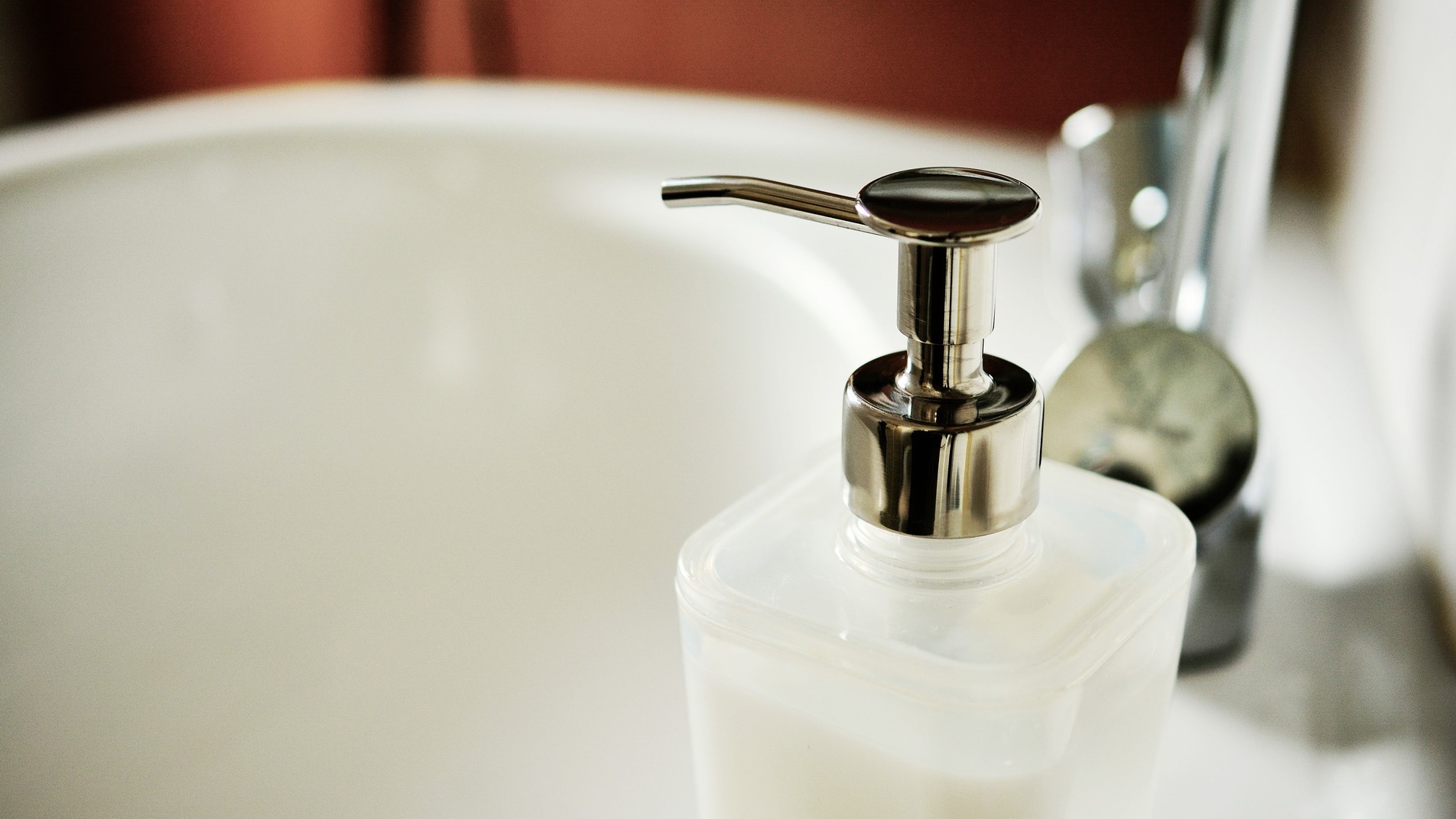 soap-dispenser-2337697_1920